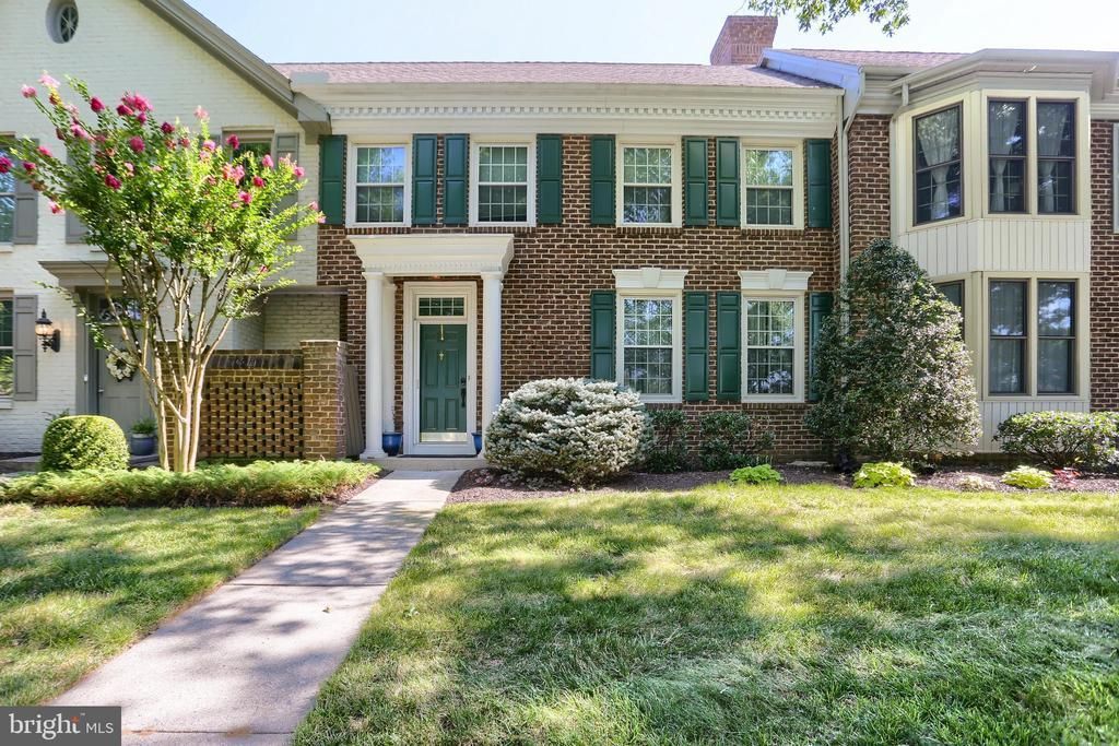 49 Devonshire Square, Mechanicsburg, PA 17050 Main Photo