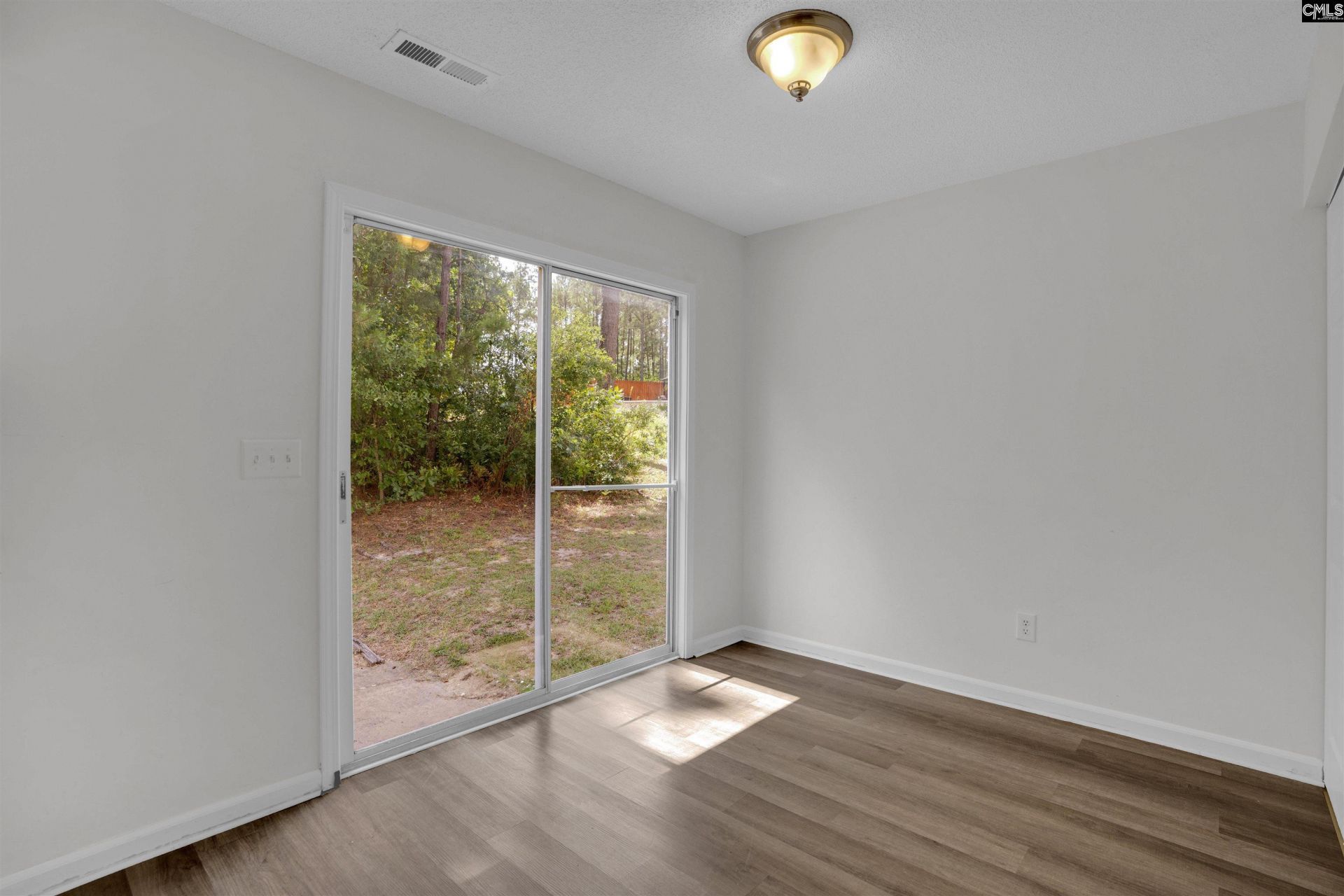 205 Drayden Court  Photo 17