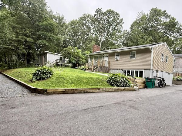 37 Huckleberry Lane, Marstons Mills, MA 02648