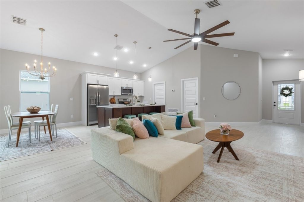 8226 104th Court, Vero Beach, FL 32967 Photo