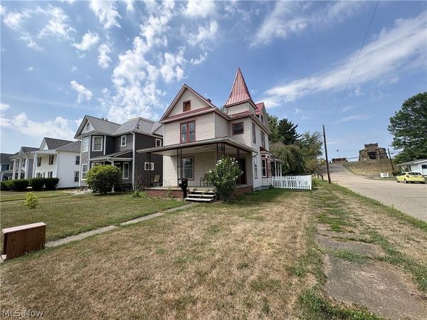 438 N Wooster Avenue , Strasburg, OH 44680