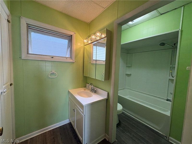 438 N Wooster Avenue , Strasburg, OH 44680 Photo 12