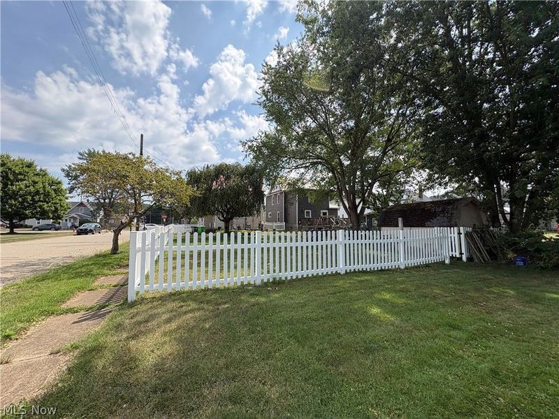 438 N Wooster Avenue , Strasburg, OH 44680 Photo 31