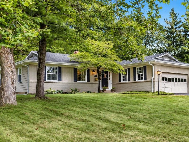 4375 Castleton Road, Upper Arlington, OH 43220 Photo 1