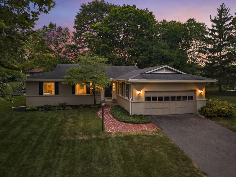 4375 Castleton Road , Upper Arlington, OH 43220 Photo 2