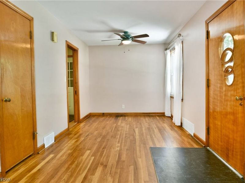 253 Maple Street , Newton Falls, OH 44444 Photo 5