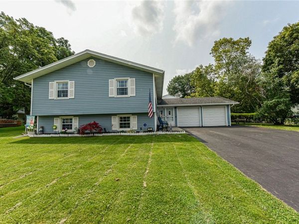 66 Pinebriar Drive, Rochester, NY 14616