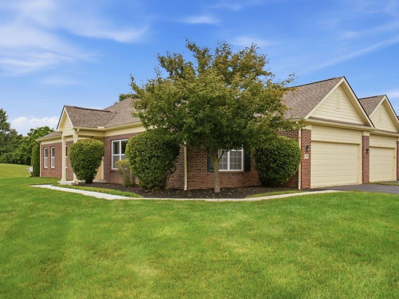 5743 Snedegar Drive , Unit 901, New Albany, OH 43054 Photo 2