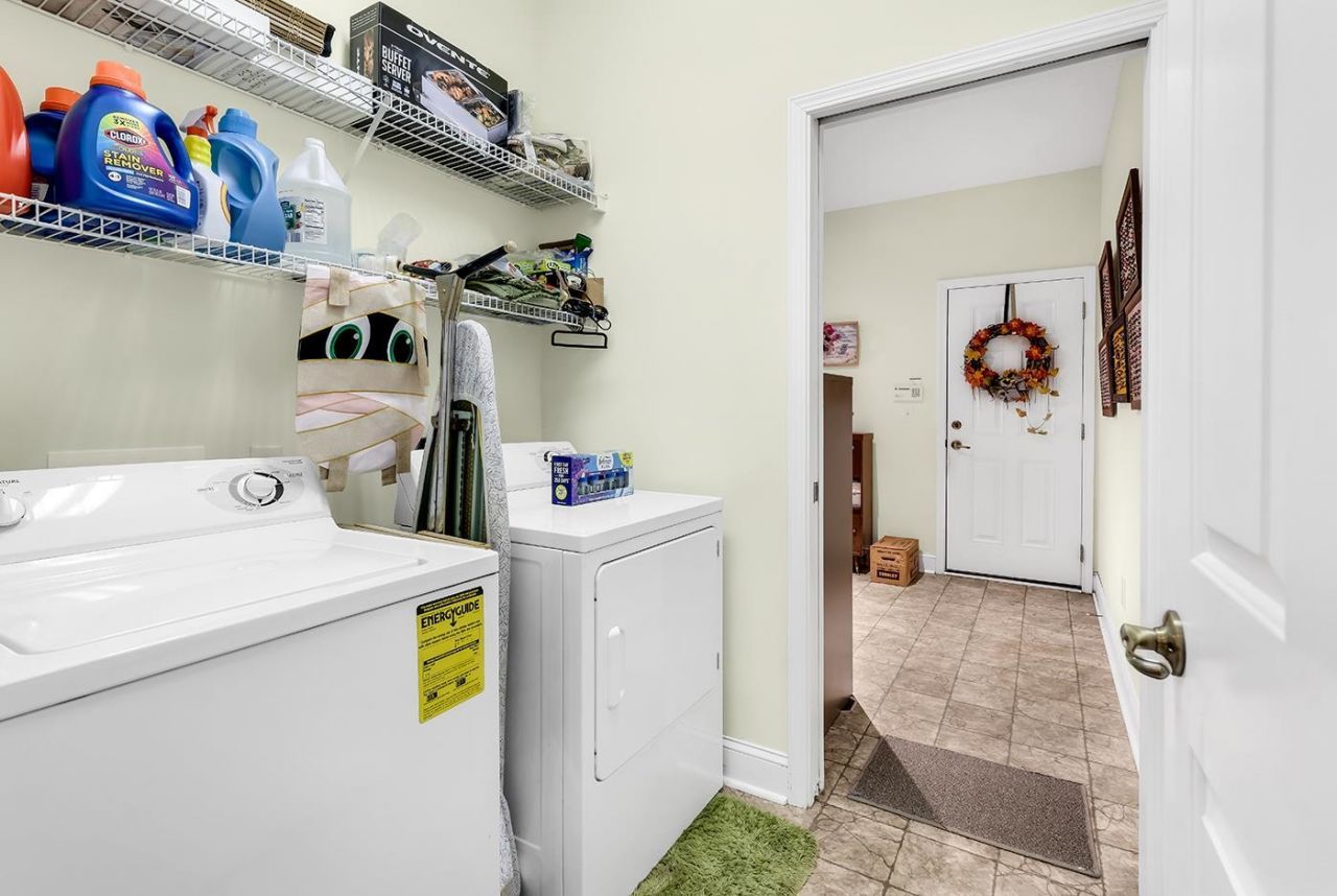 758 Helms Way Photo 34