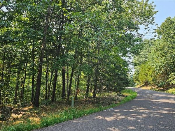 1606 Marion Drive , Lake Sherwood, MO 63357