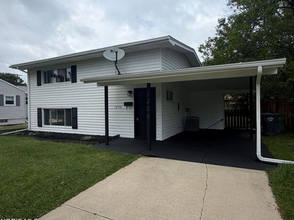1206 Richland Street , Maumee, OH 43537