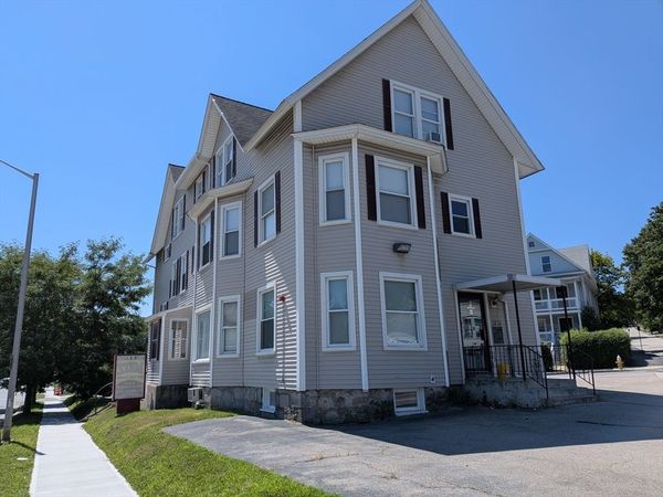 188 Park Ave Aka 127 Institute Rd, Worcester, MA 01609