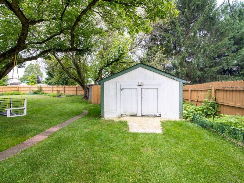639 Academy Drive , Galloway, OH 43119 Photo 10