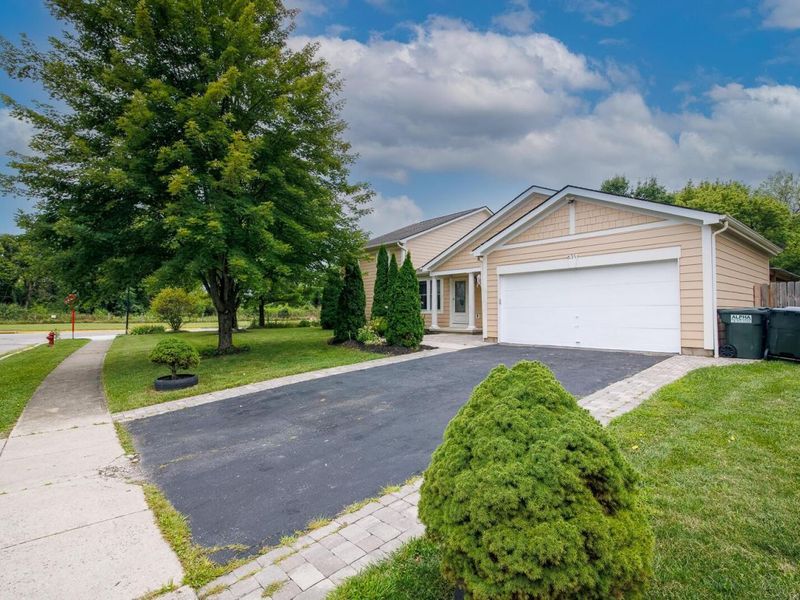 639 Academy Drive , Galloway, OH 43119 Photo 2