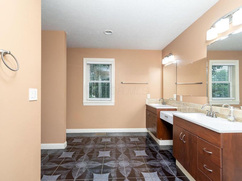 639 Academy Drive , Galloway, OH 43119 Photo 47