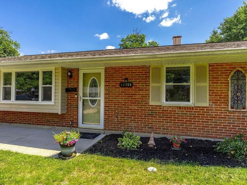 11708 Van Cleve Avenue, Springdale, OH 45246 Photo 2