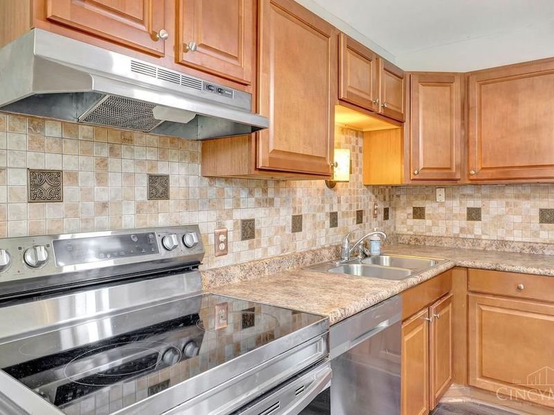 11708 Van Cleve Avenue, Springdale, OH 45246 Photo 4