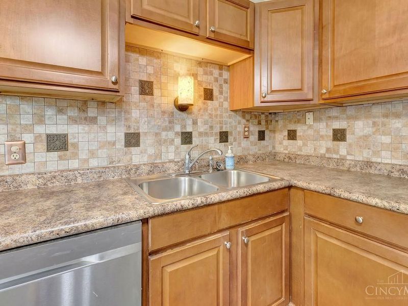 11708 Van Cleve Avenue, Springdale, OH 45246 Photo 5