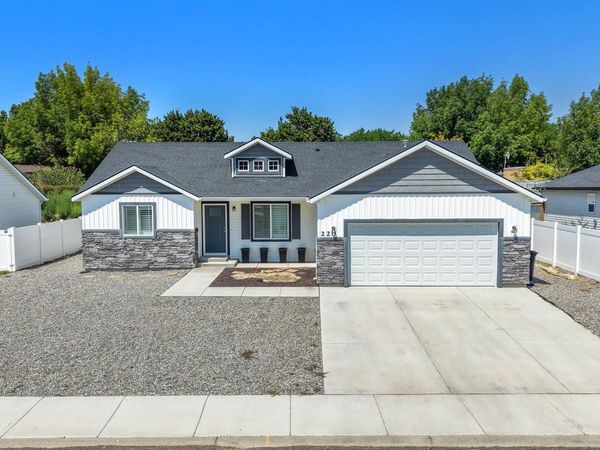 220 Pine Ave, Hansen, ID 83334