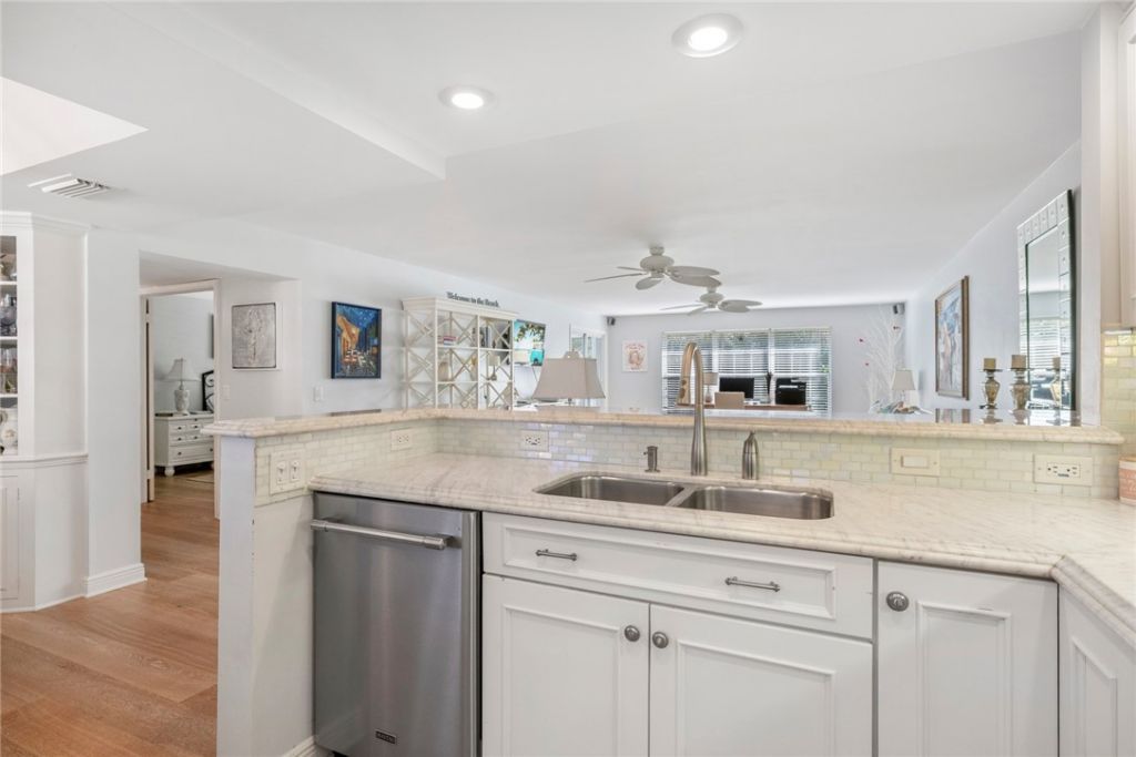 2743 Ocean Drive, Unit 47E, Vero Beach, FL 32963 Photo