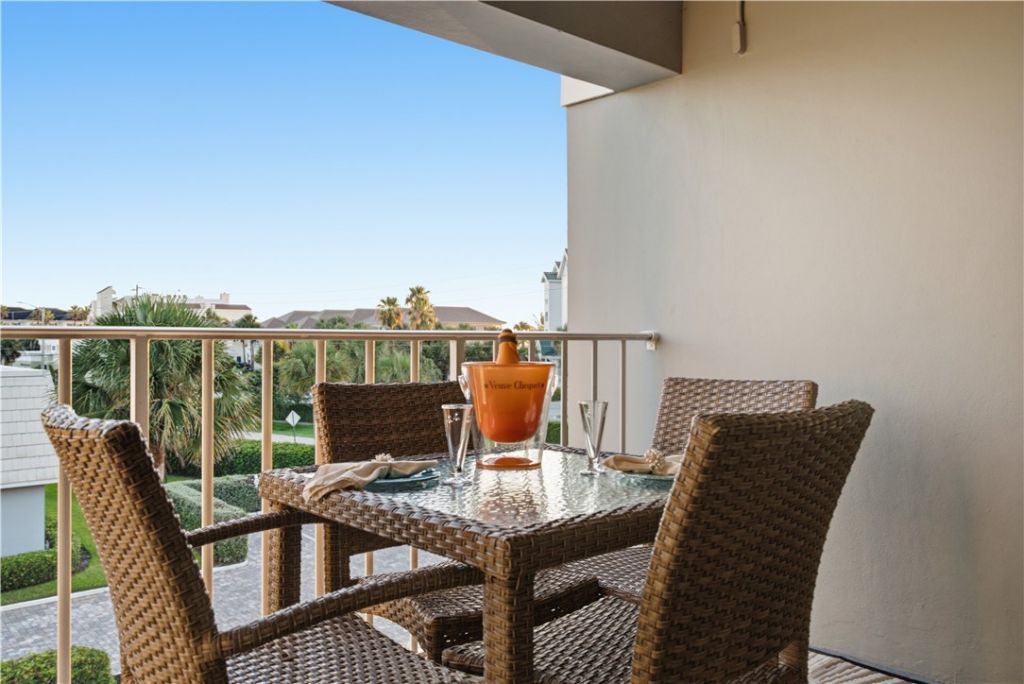 2743 Ocean Drive, Unit 47E, Vero Beach, FL 32963 Photo