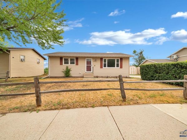 1648 MINUTEMAN DR, Rapid City, SD 57701