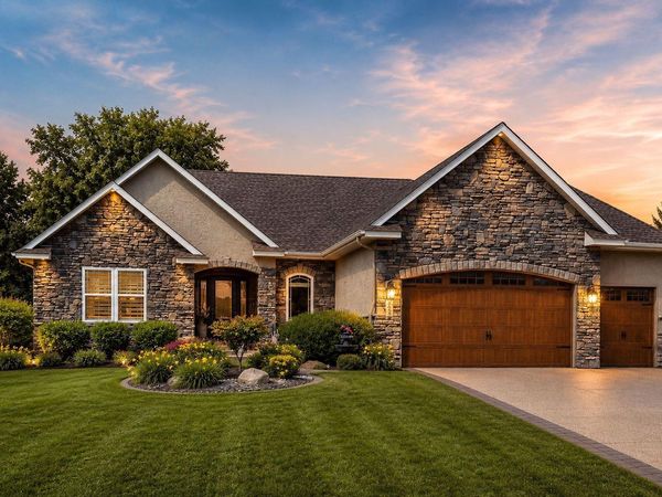2462 Lone Eagle Trail, Woodbury, MN 55129