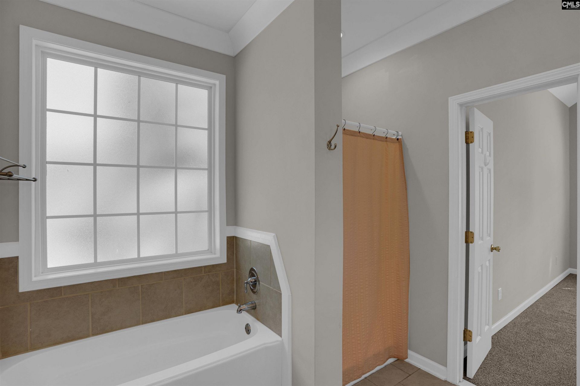 107 Hook Avenue  Photo 13