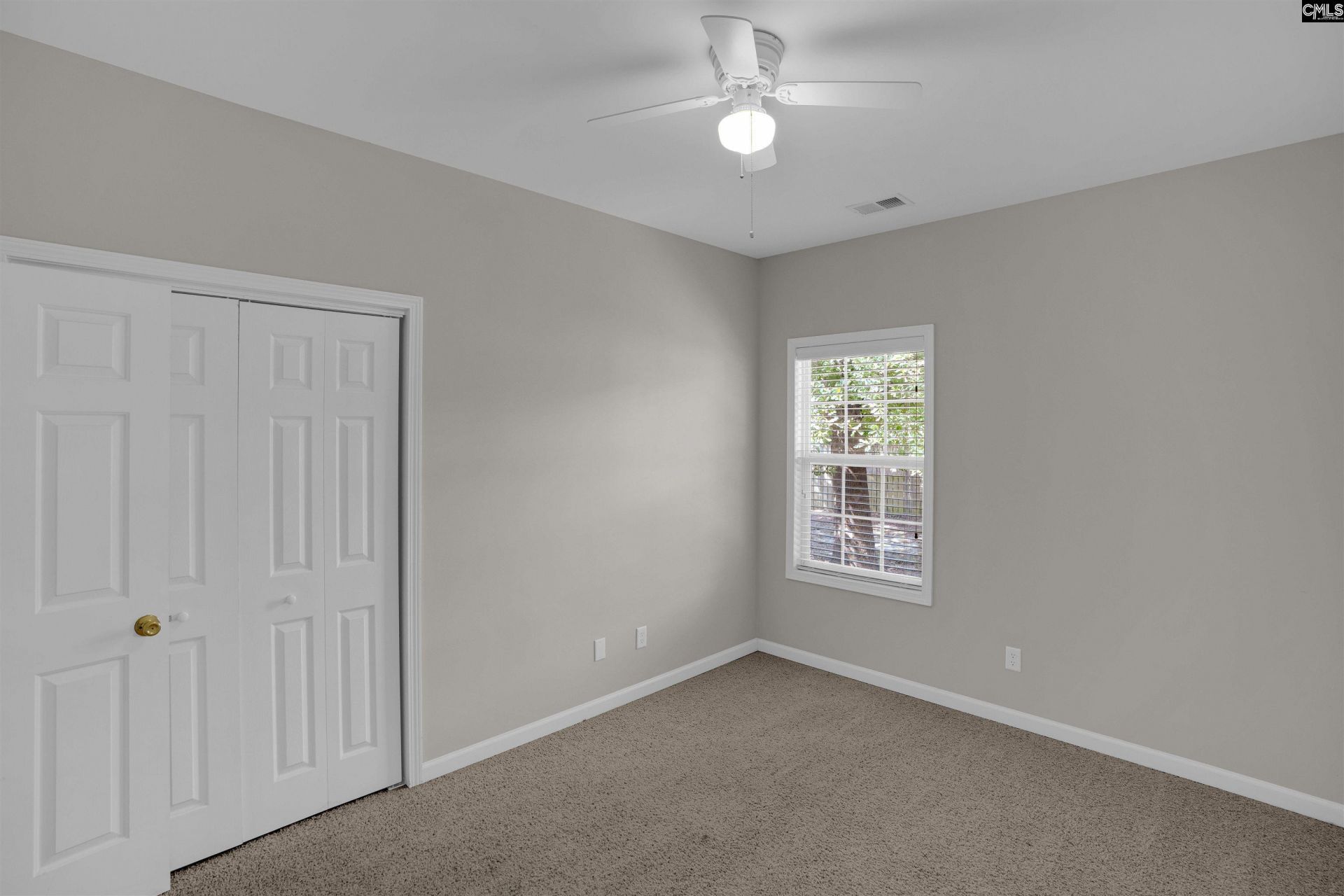 107 Hook Avenue  Photo 16