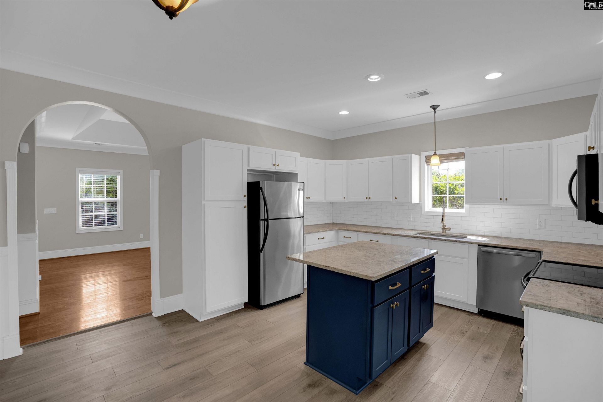 107 Hook Avenue  Photo 8
