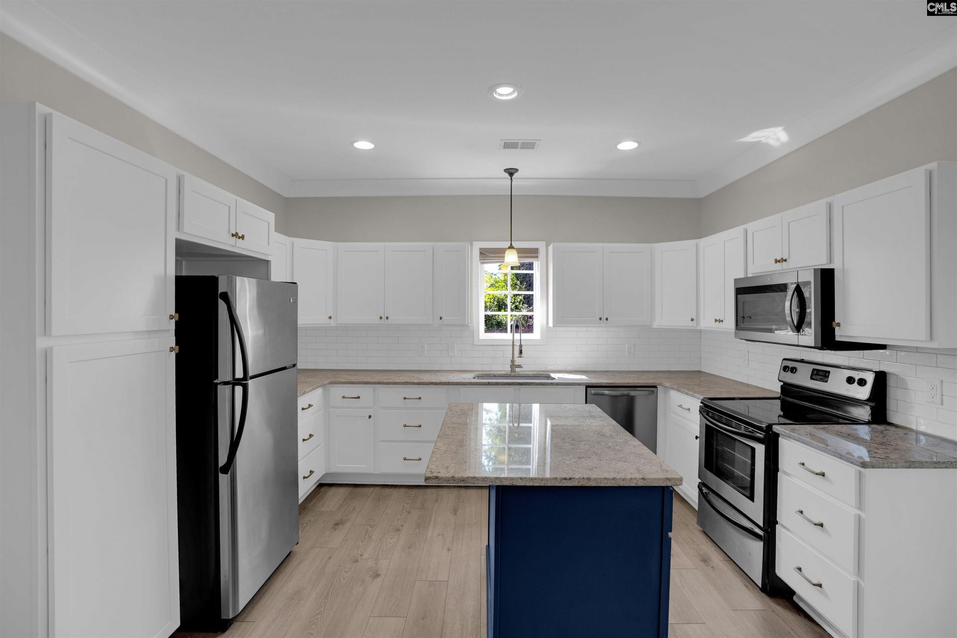 107 Hook Avenue  Photo 9