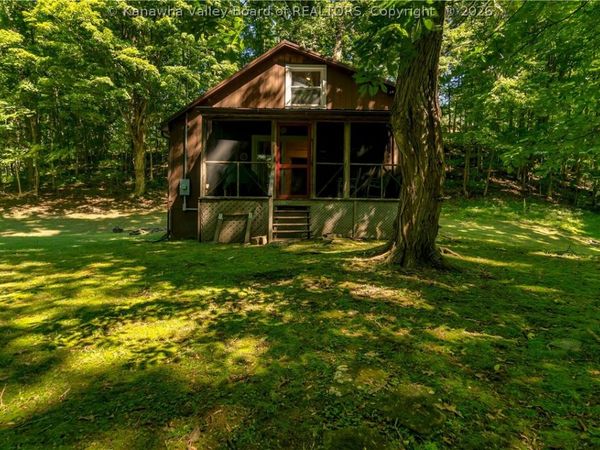 113 Shawnee Drive, Hillsboro, WV 24946
