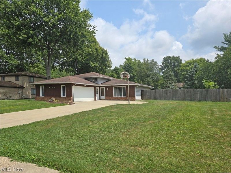 6573 Miller Drive , North Ridgeville, OH 44039 Photo 2