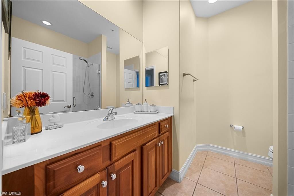 11053 Harbour Yacht Ct, Unit 201, Fort Myers, FL 33908 Photo