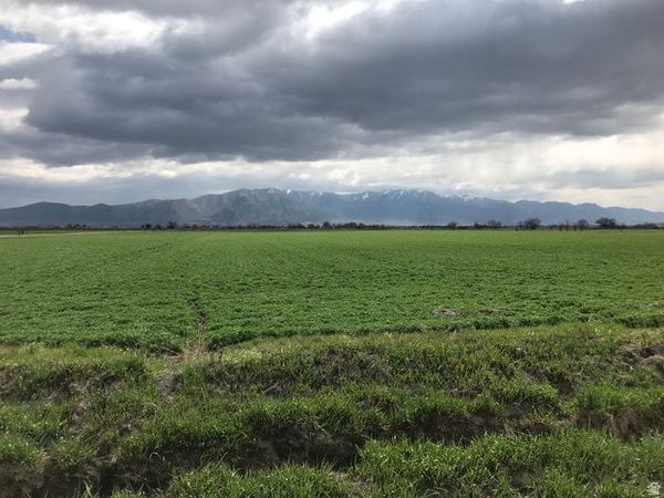 10000 W 10400 N, Bothwell, UT 84337