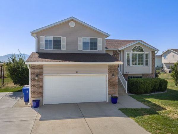 2821 W 2330 S, Syracuse, UT 84075