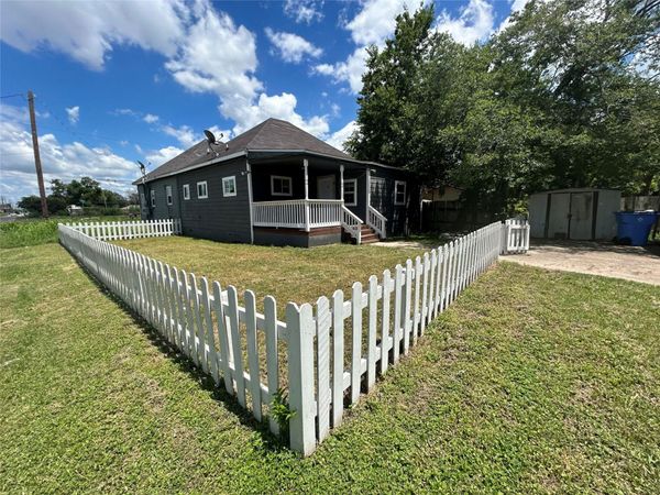 400 Symes ST , Unit B, Taylor, TX 76574