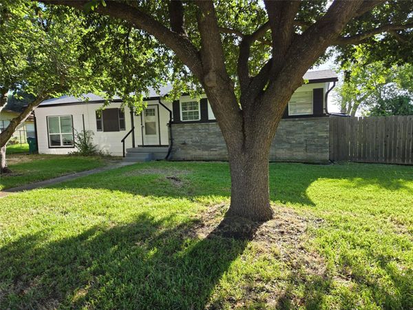 906 Debus DR , Taylor, TX 76574