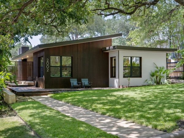 2002 Meadowbrook DR , Austin, TX 78703