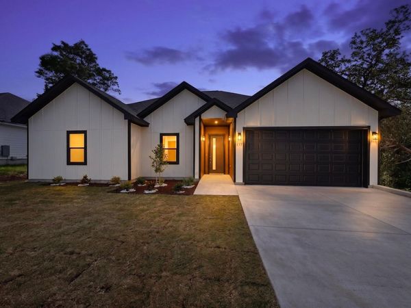 137 N Pohakea DR, Bastrop, TX 78602