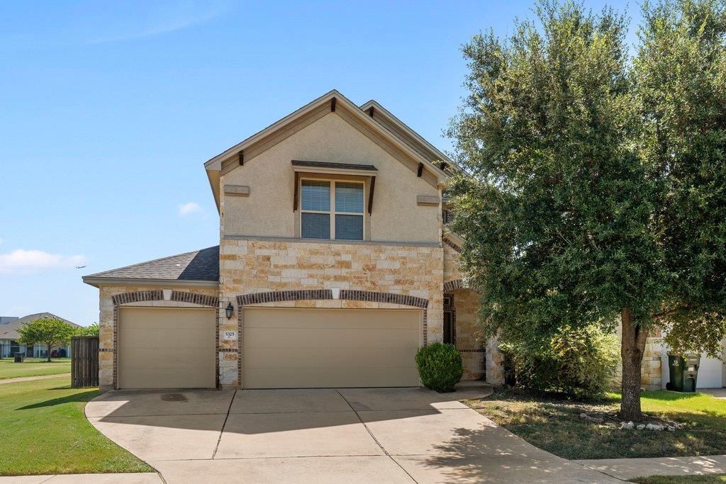 5325 Kara Dr, Austin, TX 78744 Main Photo