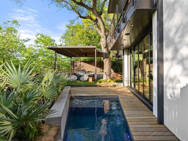 2108 Matthews DR, Austin, TX 78703
