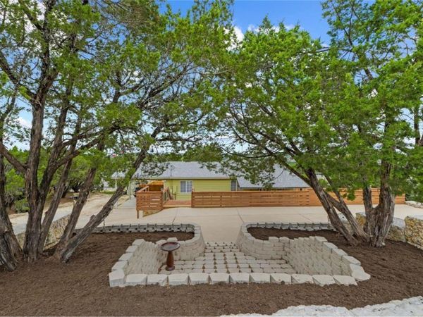 8104 Bronco LN, Lago Vista, TX 78645