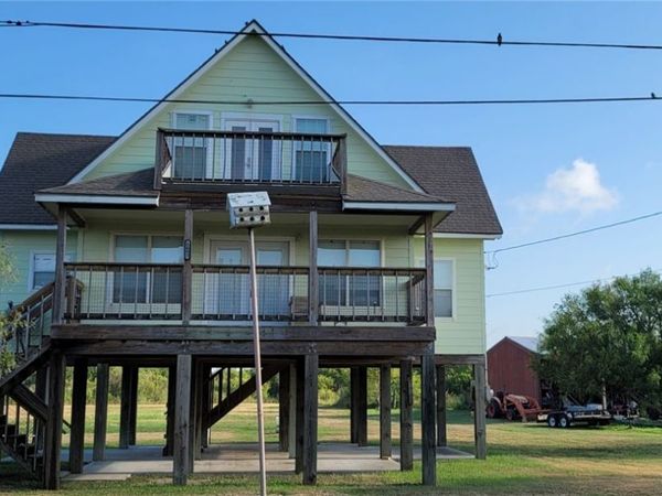 1690 Bierman Road , Seadrift, TX 77983