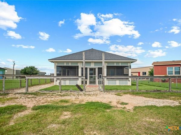 258 Alamo Beach Avenue , Port Lavaca, TX 77979