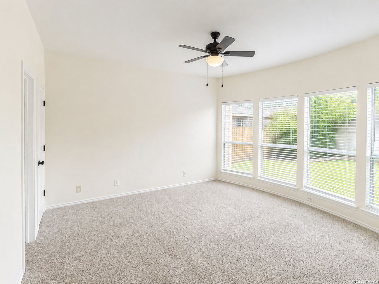 216 Corsica Dr, Cibolo, TX 78108 Main Photo