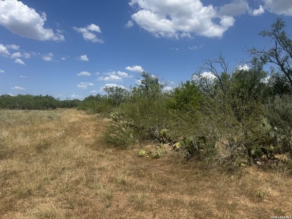 000 Ave. N, Christine, TX 78012
