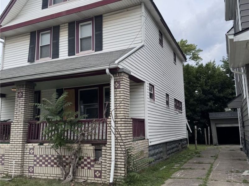 11205 Continental Avenue , Cleveland, OH 44104 Photo 2