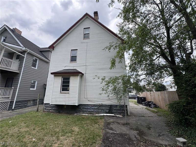 11205 Continental Avenue , Cleveland, OH 44104 Photo 3