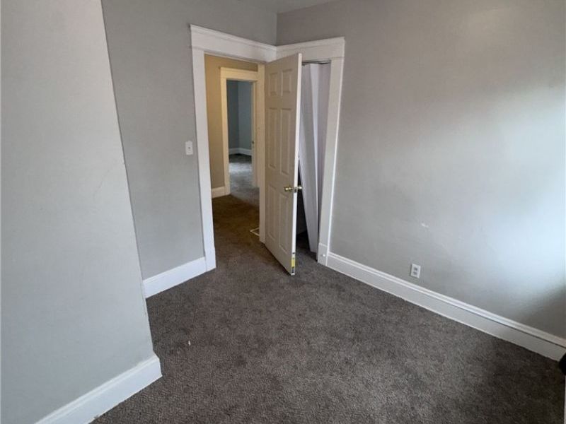 11205 Continental Avenue , Cleveland, OH 44104 Photo 8
